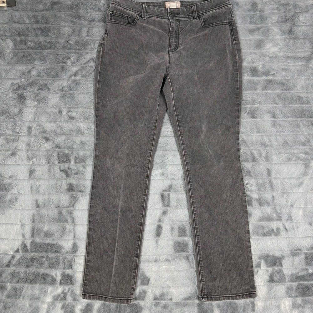 Chico's Women's Faded Black Straight Leg Jeans Size 0.5 Short Stretch Denim